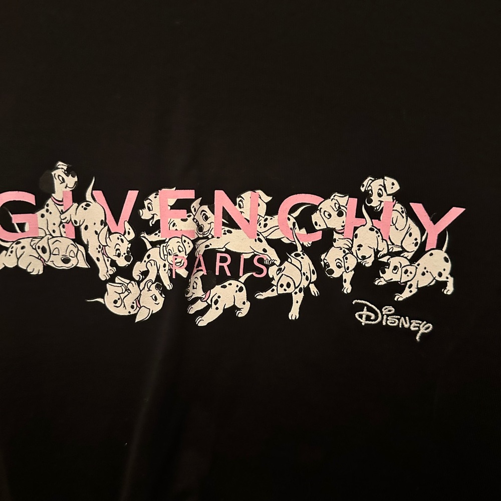Givenchy X Disney Dalmatian collaboration ๐ - Picture 10 of 11